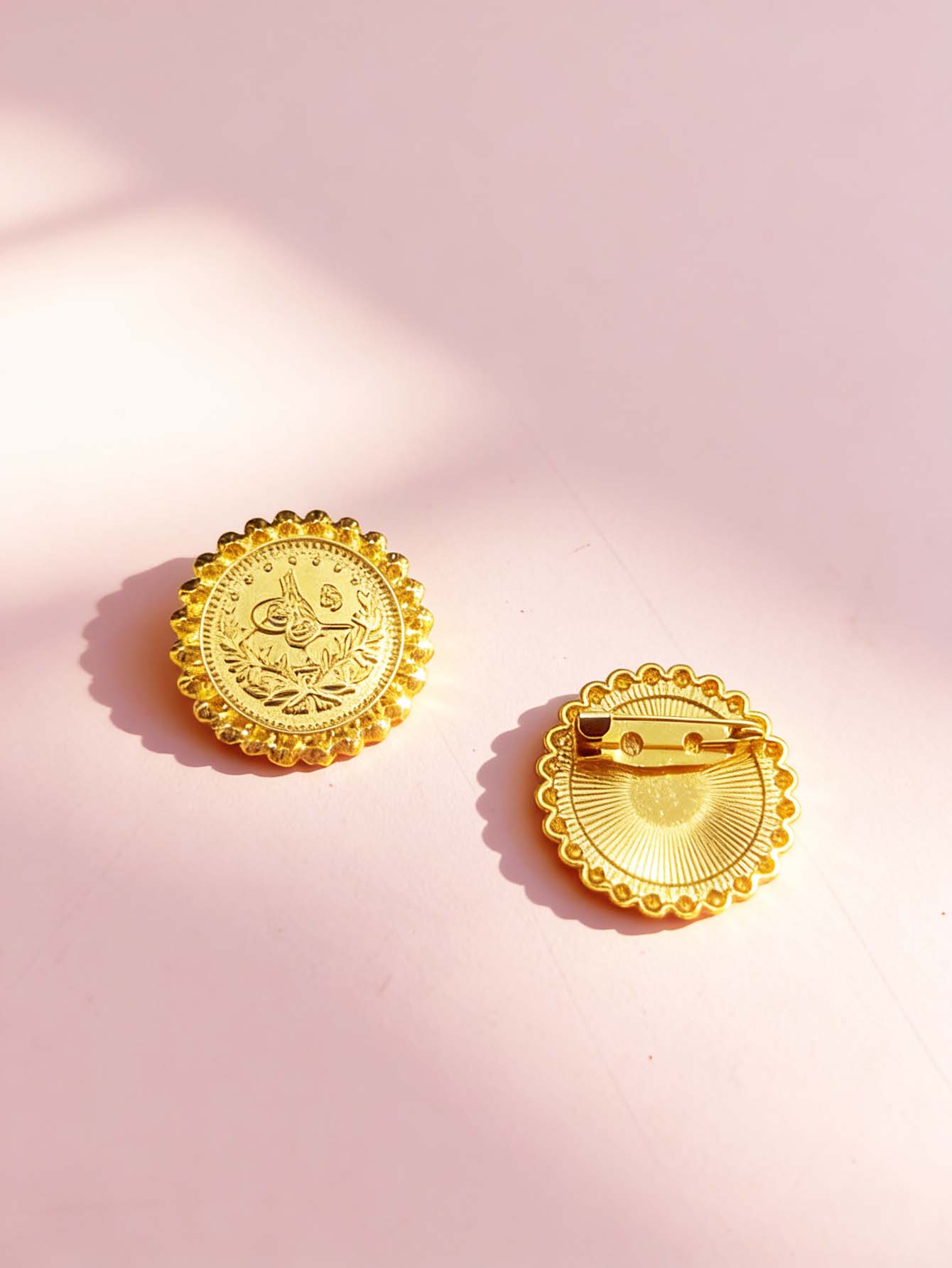 Coin Design Women's Brooch Ott - Vintage Fashion Events recension och pris