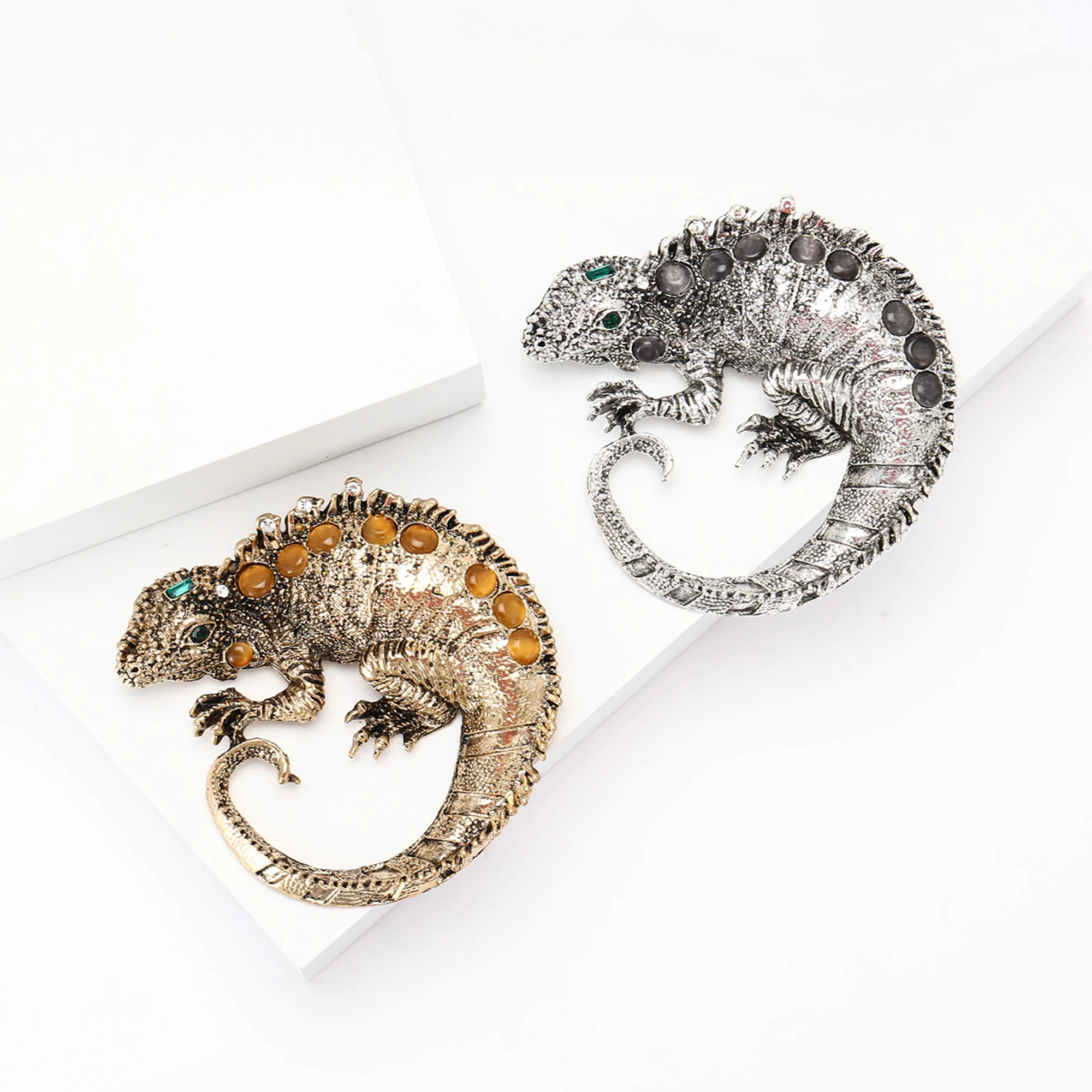 Rhinestone Lizard Brooches for - Vintage Fashion Events recension och pris