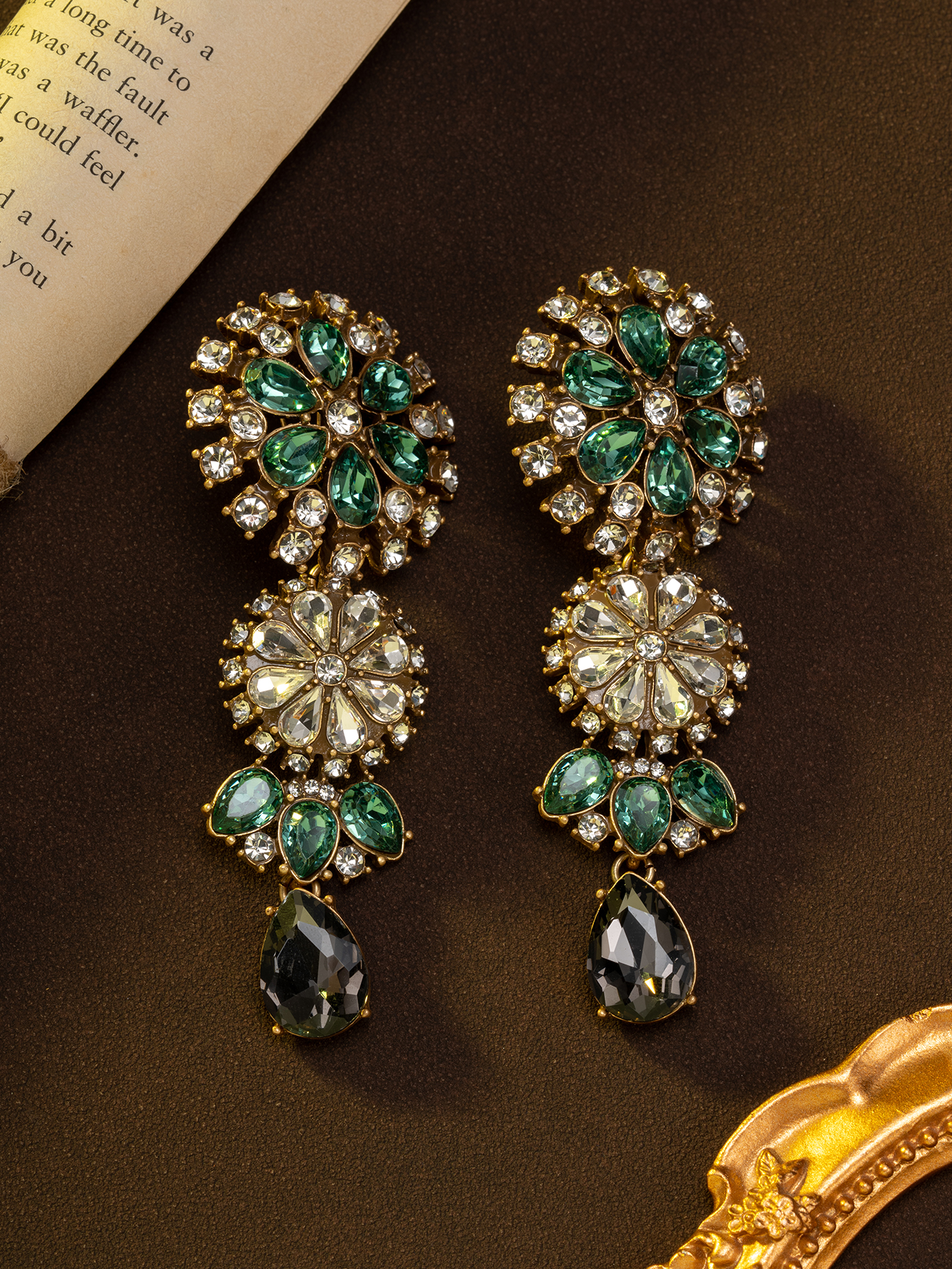 1 Pair of Vintage Rhinestone-E - Vintage Fashion Events recension och pris