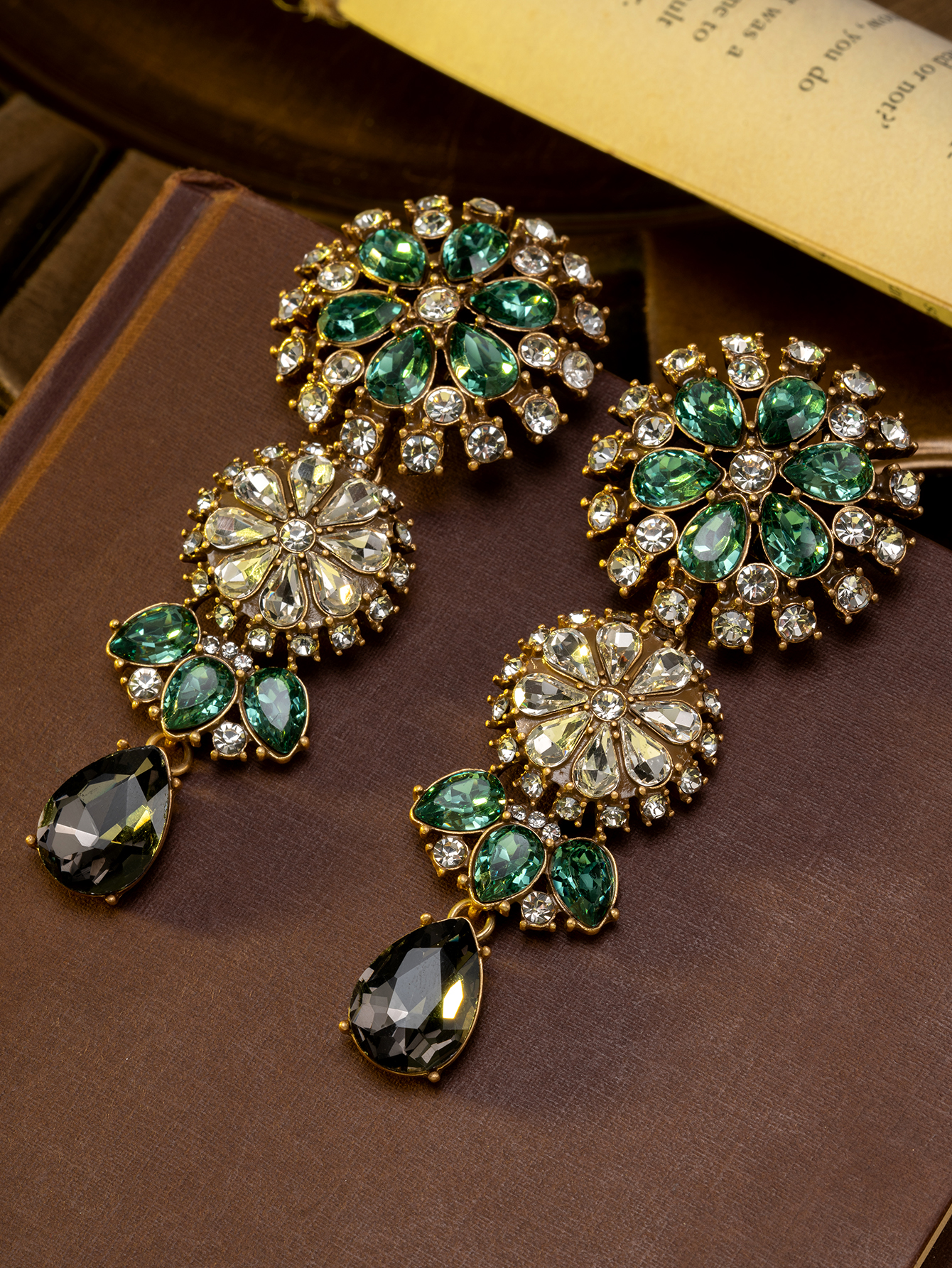 1 Pair of Vintage Rhinestone-E - Vintage Fashion Events recension och pris