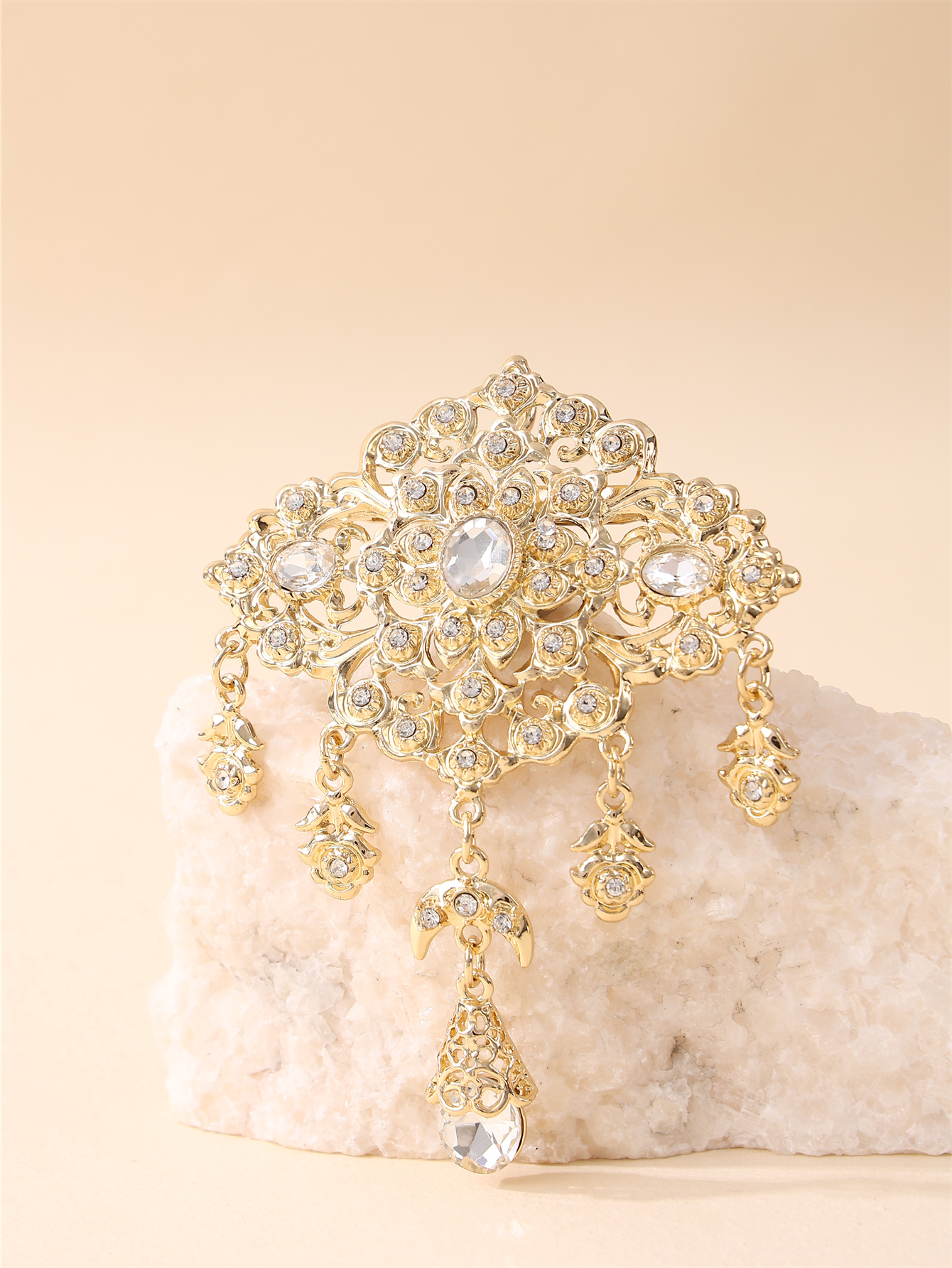 Middle Eastern Women's Bridal  - Vintage Fashion Events recension och pris