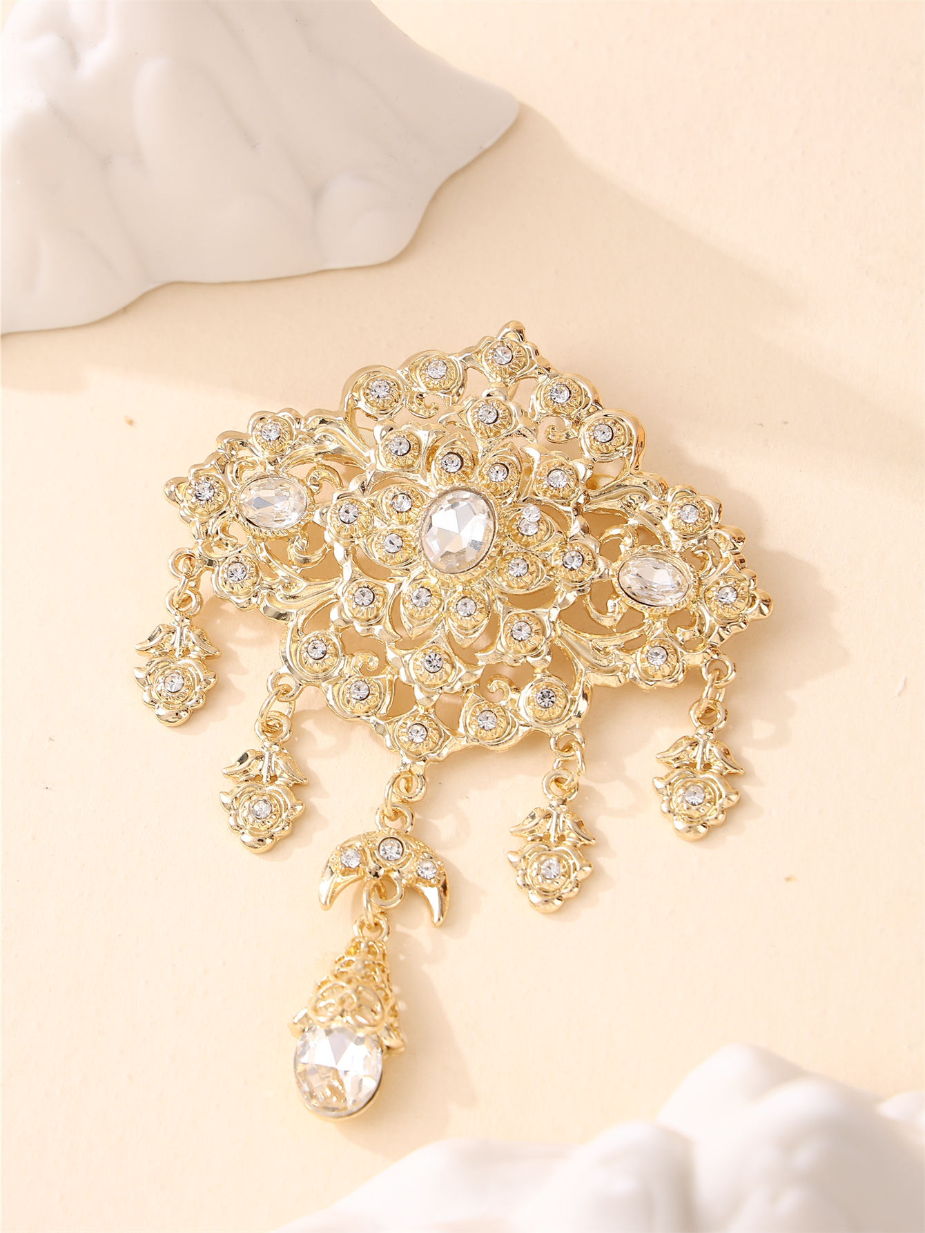 Middle Eastern Women's Bridal  - Vintage Fashion Events recension och pris