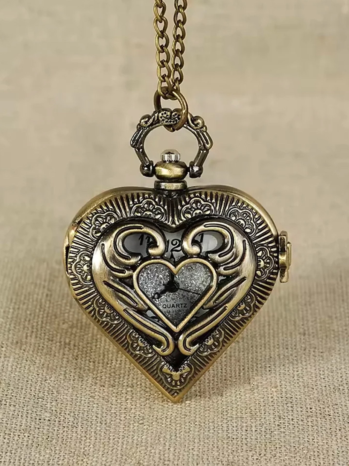 Vintage hollowed out heart-sha - Vintage Fashion Watches recension och pris
